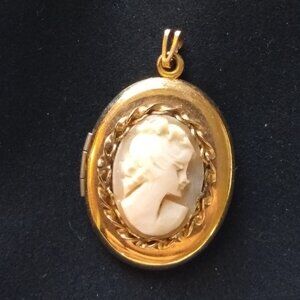 Antique Gold Filled Shell Cameo Photo Locket Pendant
